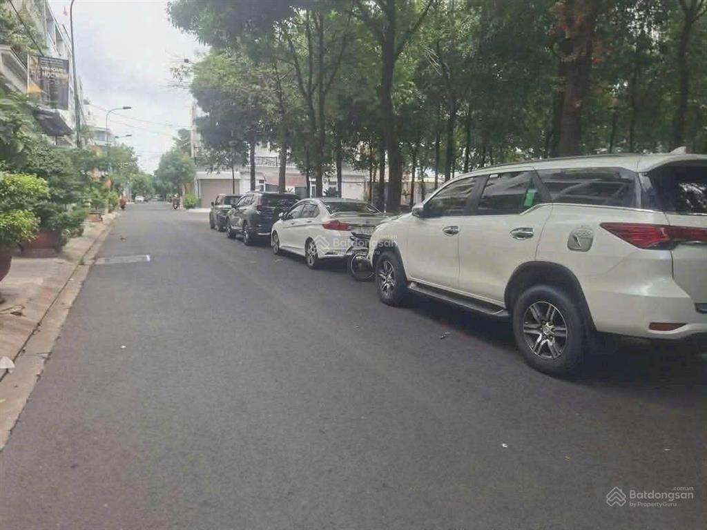 Biệt thự mini 7x18m đúc 4 tầng đối diện công viên, đường 10m thông kdc hiệp thành city, q12
