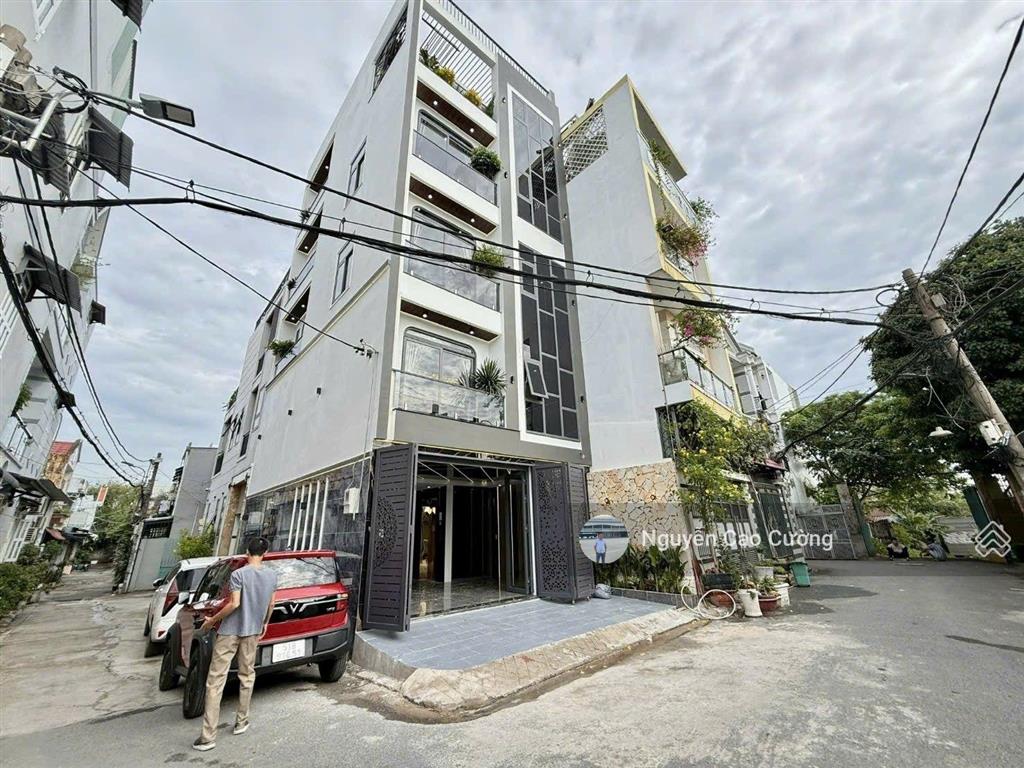 Siêu phẩm góc 2 mặt tiền 6x12m thang máy xịn xò, đi bộ ra chợ thiếc đường lê văn khương q12