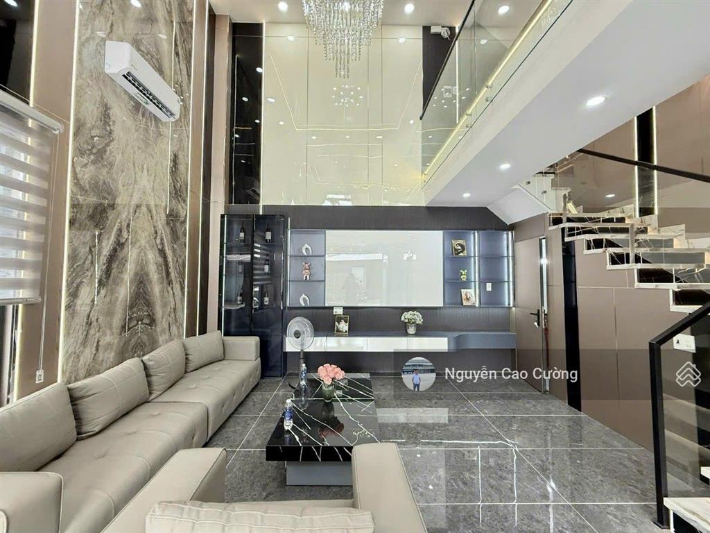 Siêu phẩm góc 2 mặt tiền 6x12m thang máy xịn xò, đi bộ ra chợ thiếc đường lê văn khương q12