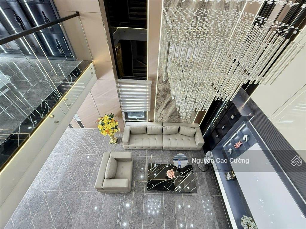 Siêu phẩm góc 2 mặt tiền 6x12m thang máy xịn xò, đi bộ ra chợ thiếc đường lê văn khương q12