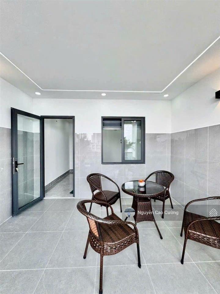 Nhà mặt tiền thang máy 4x22m 1 lửng 3 lầu đường 8m thông khu đồng bộ cao cấp thới an 05, q12