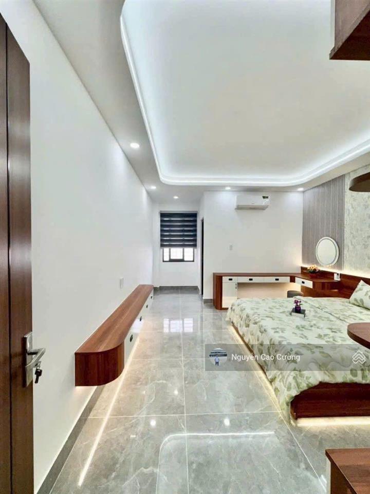 Nhà mặt tiền thang máy 4x22m 1 lửng 3 lầu đường 8m thông khu đồng bộ cao cấp thới an 05, q12