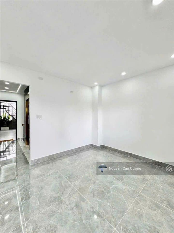 Nhà mặt tiền thang máy 4x22m 1 lửng 3 lầu đường 8m thông khu đồng bộ cao cấp thới an 05, q12