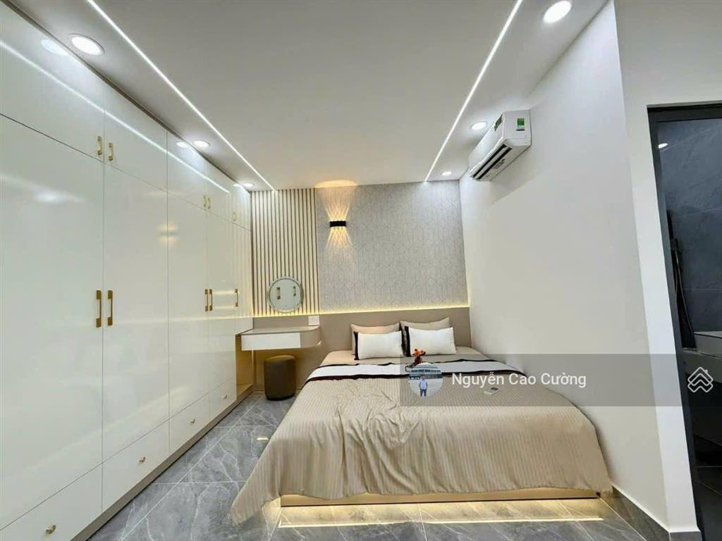 Siêu phẩm thang máy 4.5x18m 1 lửng 3 lầu sát bên mầm non sơn ca 5, tân chánh hiệp 17 thông ra tch10