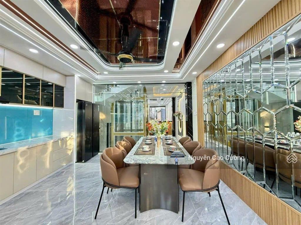 Siêu phẩm thang máy 4.5x18m 1 lửng 3 lầu sát bên mầm non sơn ca 5, tân chánh hiệp 17 thông ra tch10