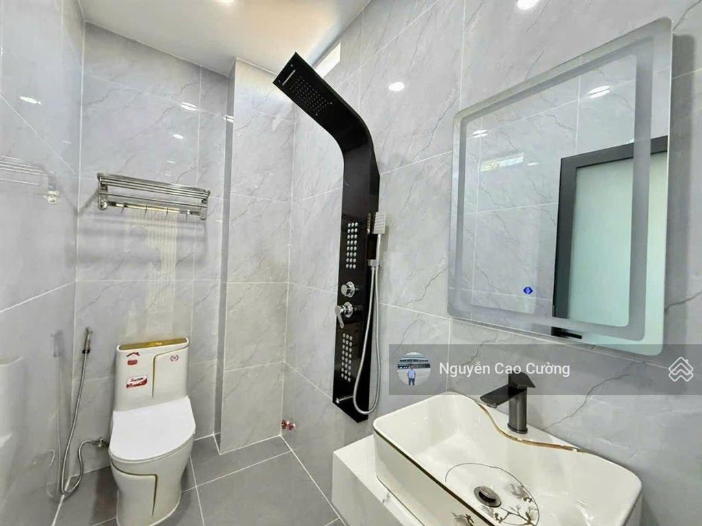 Siêu phẩm thang máy 4.5x18m 1 lửng 3 lầu sát bên mầm non sơn ca 5, tân chánh hiệp 17 thông ra tch10