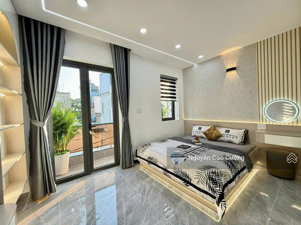 Siêu phẩm thang máy 4.5x18m 1 lửng 3 lầu sát bên mầm non sơn ca 5, tân chánh hiệp 17 thông ra tch10