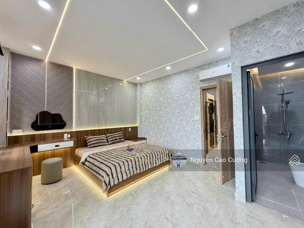 Siêu phẩm thang máy đẹp u mê 5,5x15m 1 lửng 3 lầu đường 8m khu an ninh thạnh xuân 38 shunrise