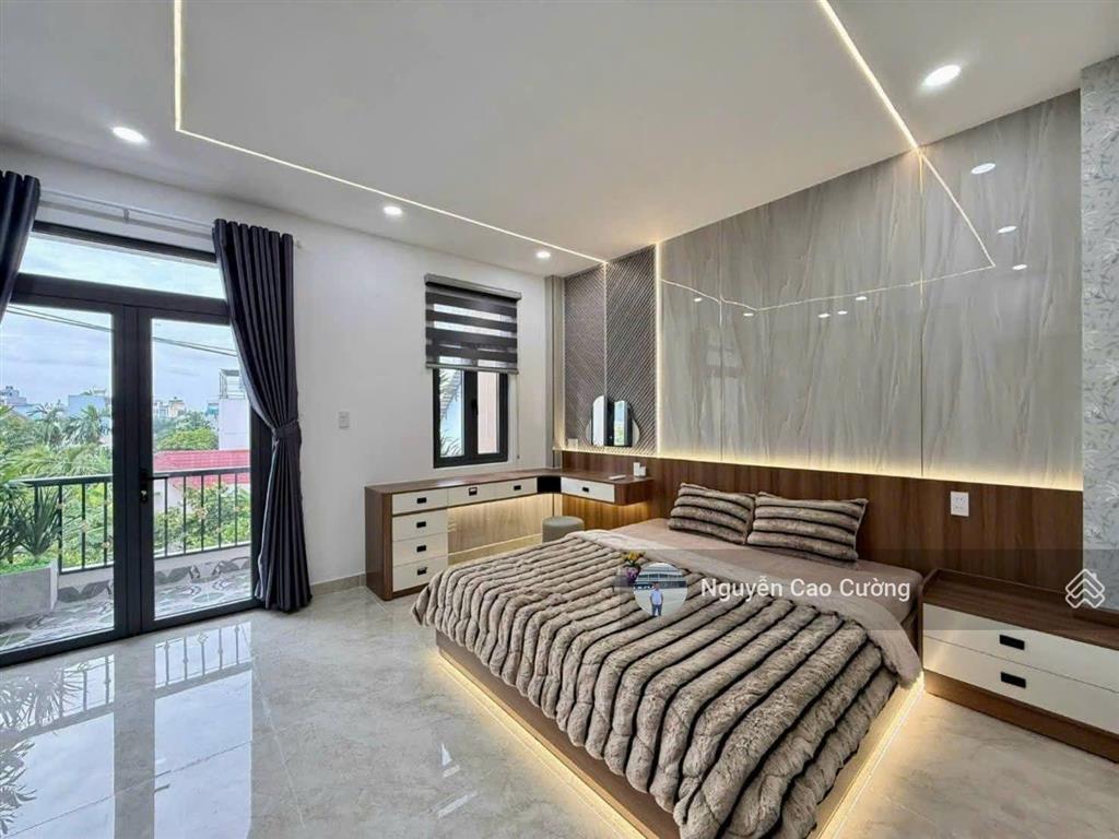 Siêu phẩm thang máy đẹp u mê 5,5x15m 1 lửng 3 lầu đường 8m khu an ninh thạnh xuân 38 shunrise