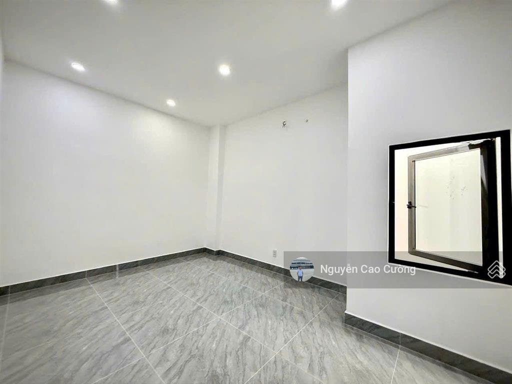 Nhà mặt tiền 5x15m tân thới hiệp 08 gần bệnh viện q12, chợ hạt điều vừa ở vừa làm văn phòng công ty