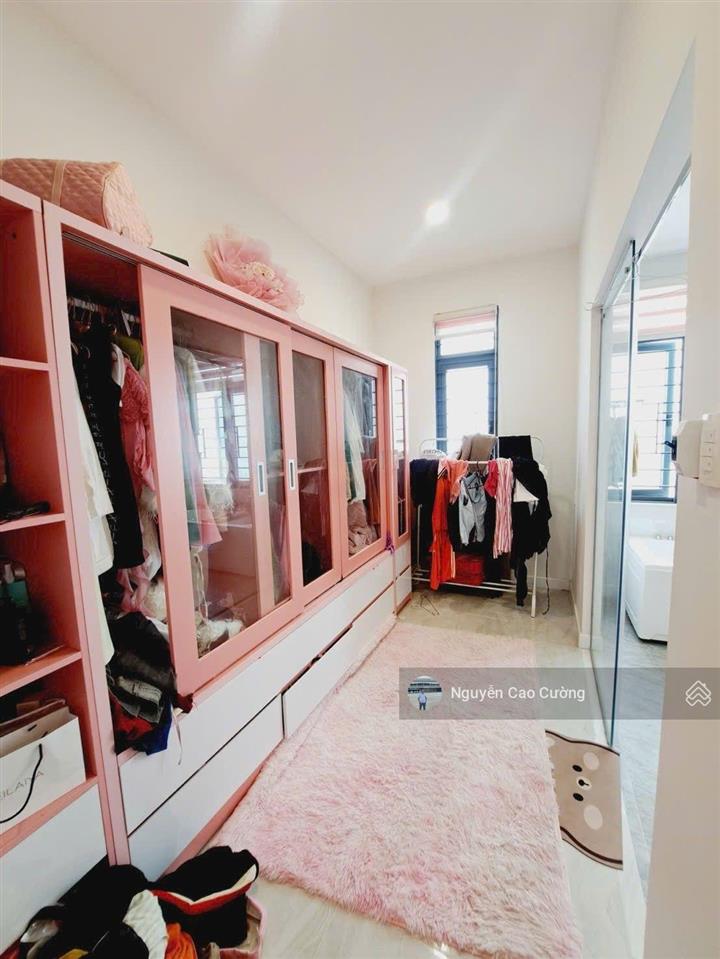 Nhà phố ngang 6.1m phong cách màu hồng cực chất đường 5m xe hơi nguyễn văn quá (tth29) gần chợ