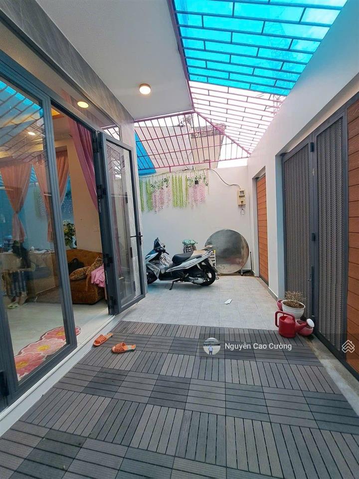 Nhà phố ngang 6.1m phong cách màu hồng cực chất đường 5m xe hơi nguyễn văn quá (tth29) gần chợ