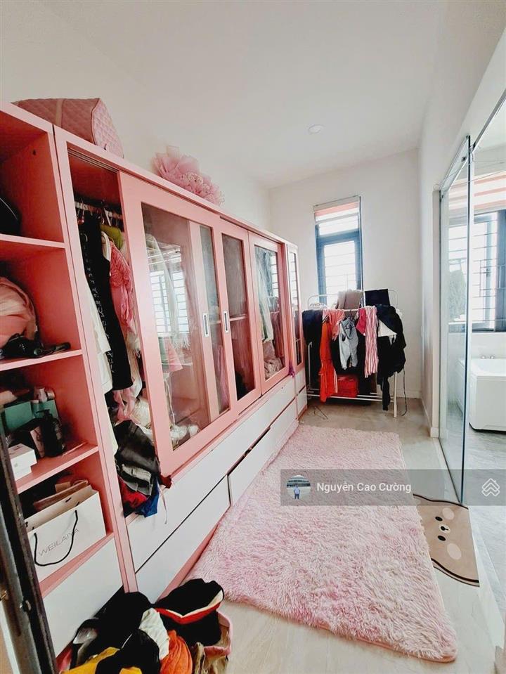 Nhà phố ngang 6.1m phong cách màu hồng cực chất đường 5m xe hơi nguyễn văn quá (tth29) gần chợ