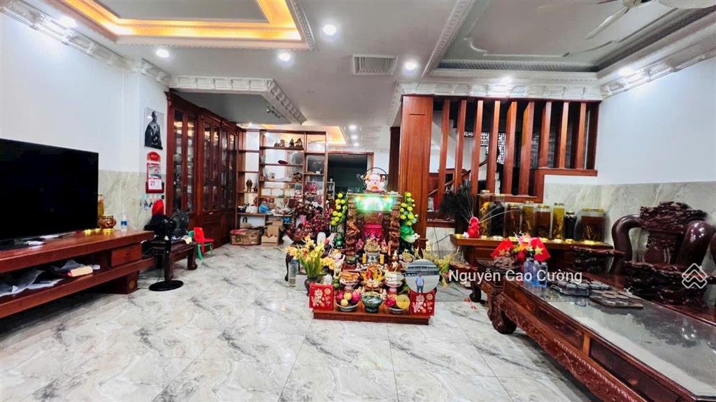 Biệt thự cao cấp trung mỹ tây 17 ngang khủng 8m sân đậu 2 ô tô, nội thất gỗ cao cấp