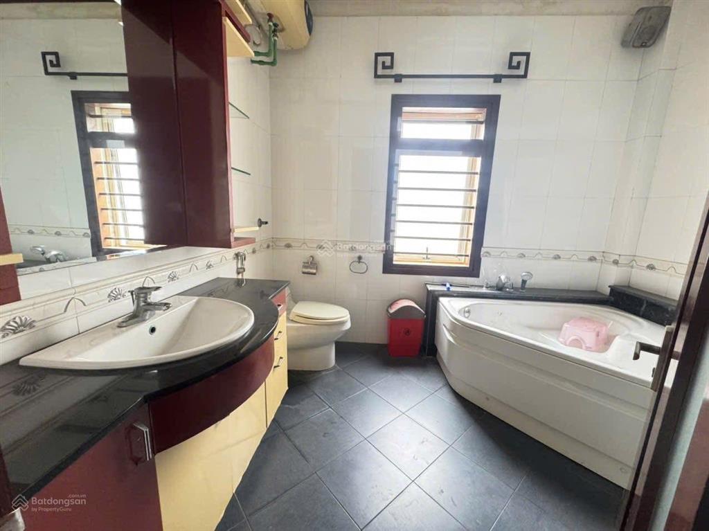 Mặt phố bà triệu  hai bà trưng, 79m2 6tầng, ở sướng, kinh doanh đỉnh, giá đầu tư, sát hồ hoàn kiếm