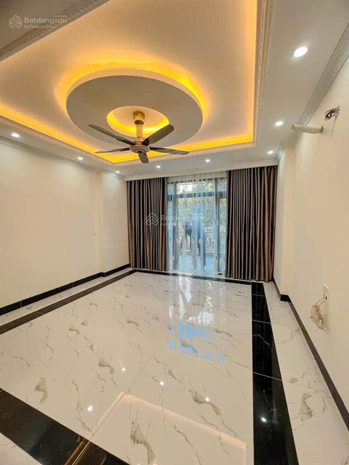 Chính chủ nhà đẹp 90m2x 5tầng, thang máy, thoáng sáng ở sướng, sát trường marie curie, kđt văn phú