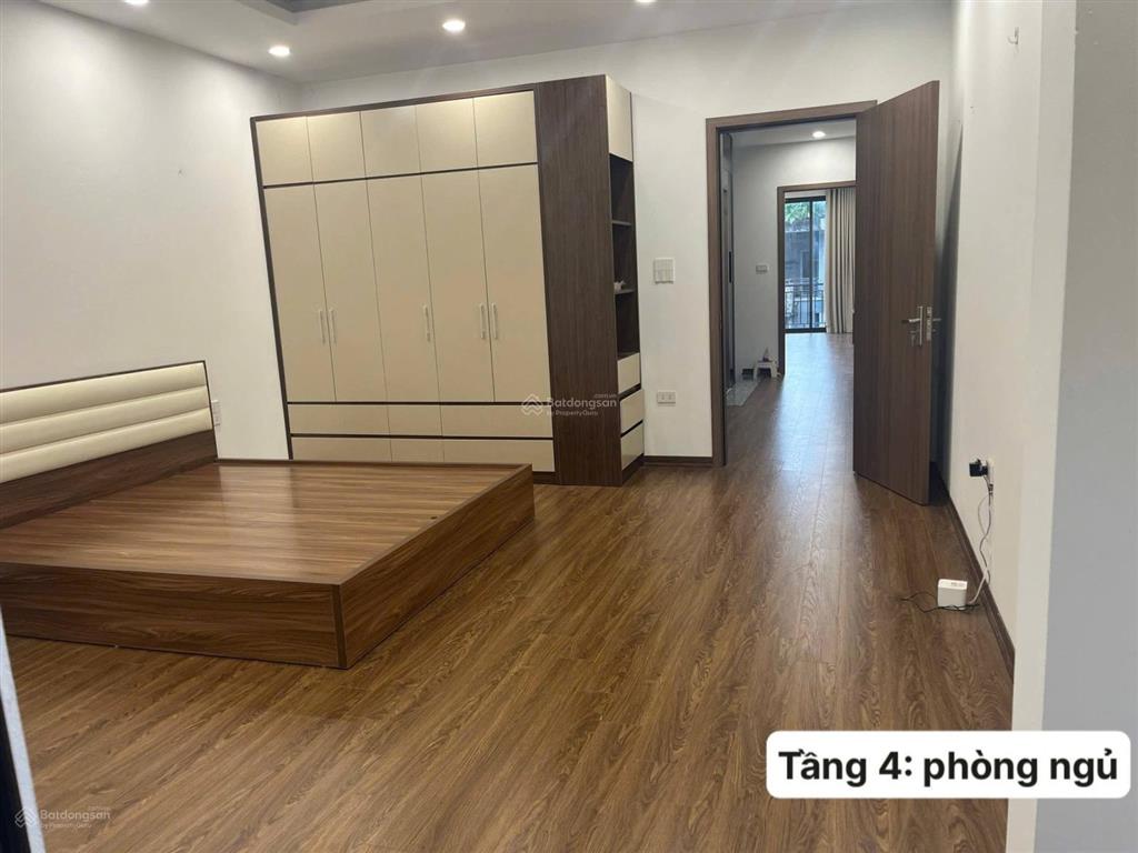 Chính chủ bán gấp 90m2x 5tầng, thang máy, thoáng sáng ở sướng, sát trường marie curie, kđt văn phú