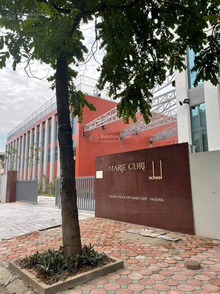 Chính chủ bán gấp 90m2x 5tầng, thang máy, thoáng sáng ở sướng, sát trường marie curie, kđt văn phú