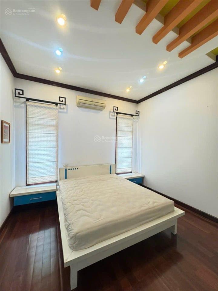 Lô góc, mặt phố bà triệu, vị trí kim cương, sát hồ hoàn kiếm, 79m2x6tầng, kinh doanh, dòng tiền đều