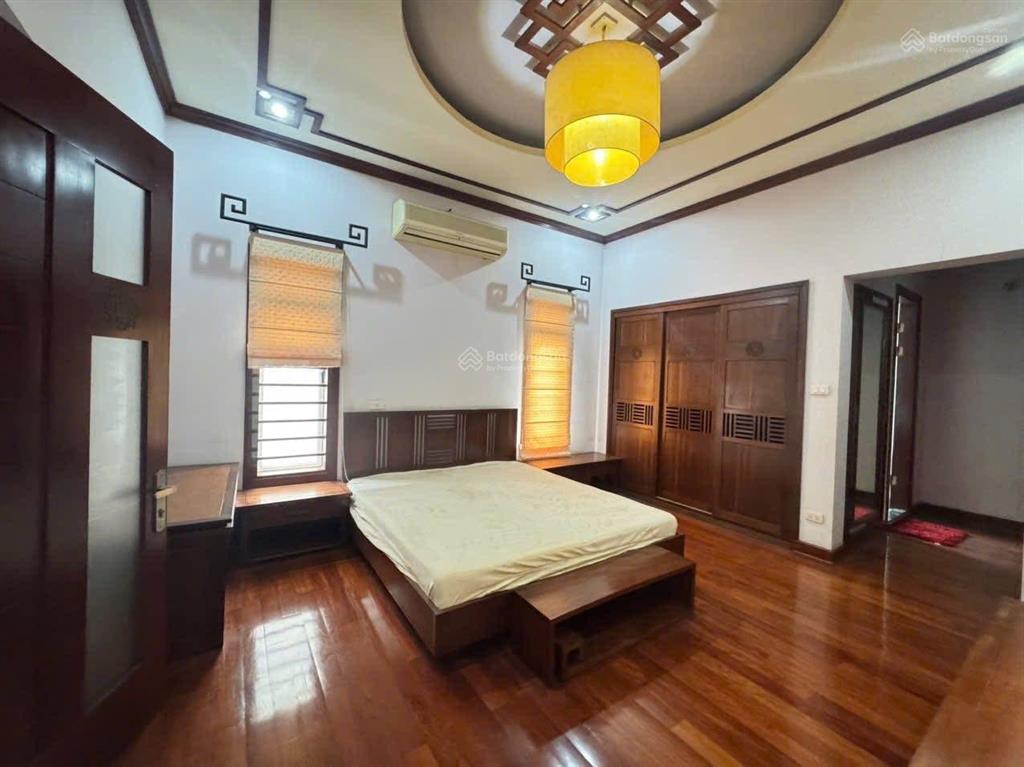 Lô góc, mặt phố bà triệu, vị trí kim cương, sát hồ hoàn kiếm, 79m2x6tầng, kinh doanh, dòng tiền đều