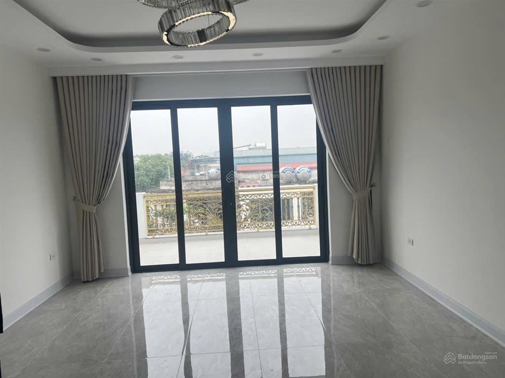 Chính chủ nhượng lại căn nhà 89m2 x 5 tầng, thoáng sáng  ở sướng, gần hồ  kđt văn quán