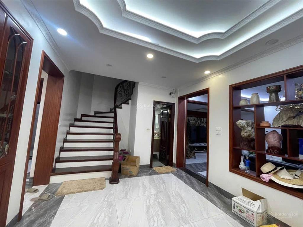 Chính chủ bán gấp biệt thự 215m x 4tầng, thang máy, mặt tiền 12m, thoáng sáng ở sướng, kđt văn phú