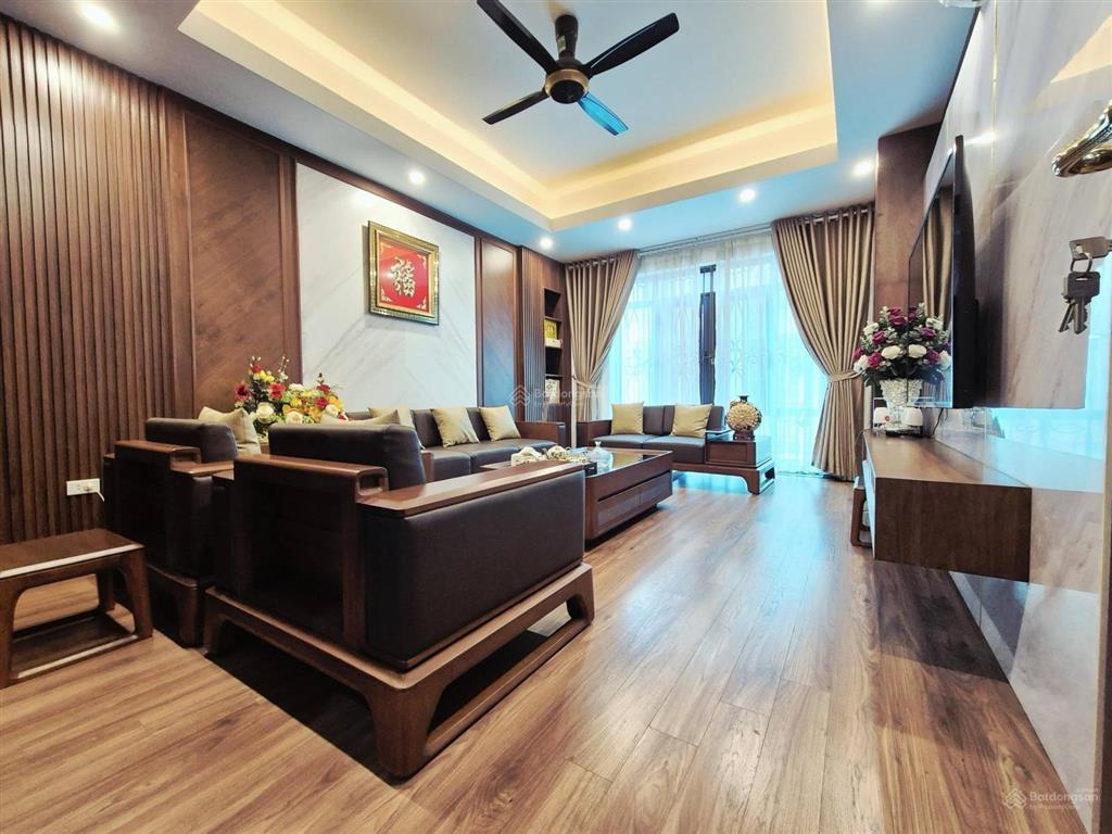 Chỉ 2 phút con đến trường, chính chủ 87m2 x 5 tầng, thoáng sáng  ở sướng, gần hồ  kđt văn quán