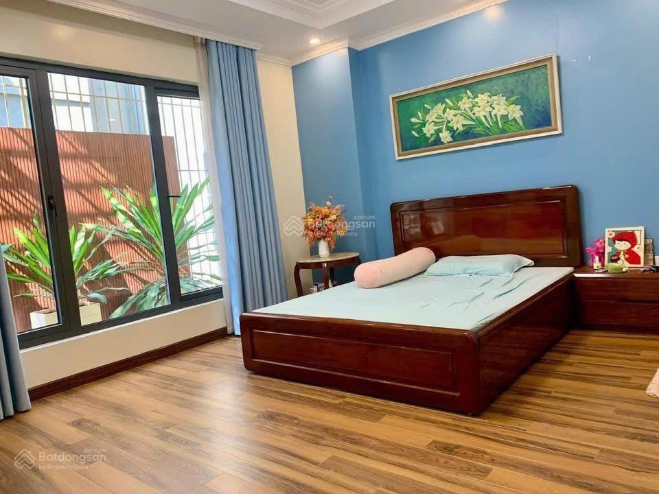 Chính chủ bán nhanh 90m2x5tầng, thang máy, thoáng sángở sướng, sát trường marie curie, kđt văn phú