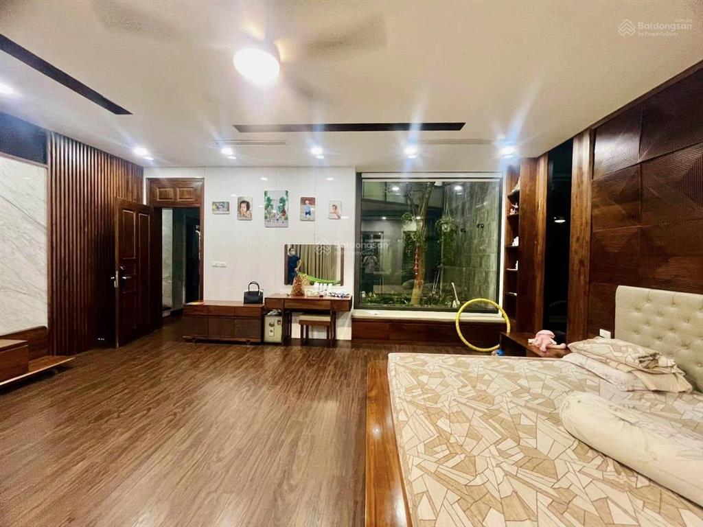 Chính chủ bán gấp biệt thự 215m x 4tầng, thoáng sáng  ở sướng, sát trường marie curie, kđt văn phú