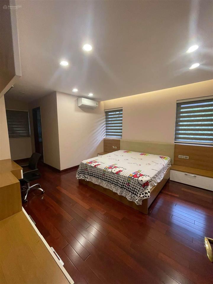 Chính chủ bán gấp biệt thự 215m x 4 tầng, mặt tiền 12m, thoáng sáng  ở sướng, ở ngay, kđt văn phú