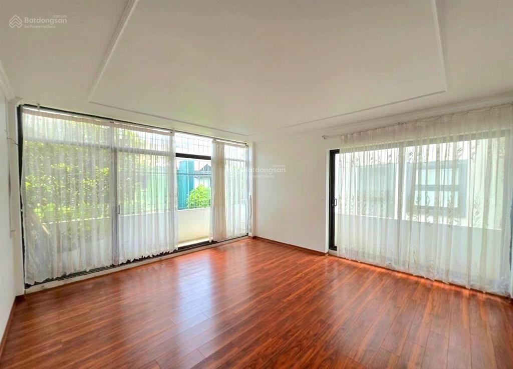 Chính chủ gộp bank nhà 89m2x 5 tầng, thoáng sáng  ở sướng, gần hồ  kđt văn quán