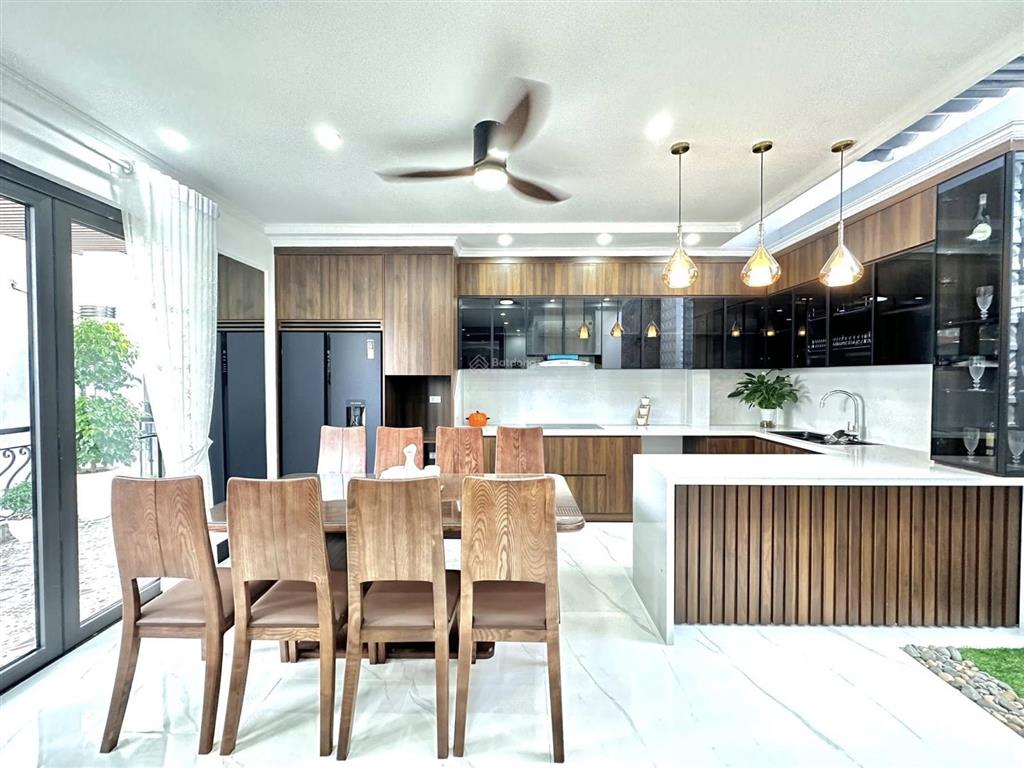 Chính chủ bán gấp nhà 68m x 4 tầng, ô tô tránh, kinh doanh đa ngành, thoáng sáng  ở sướng, tô hiệu