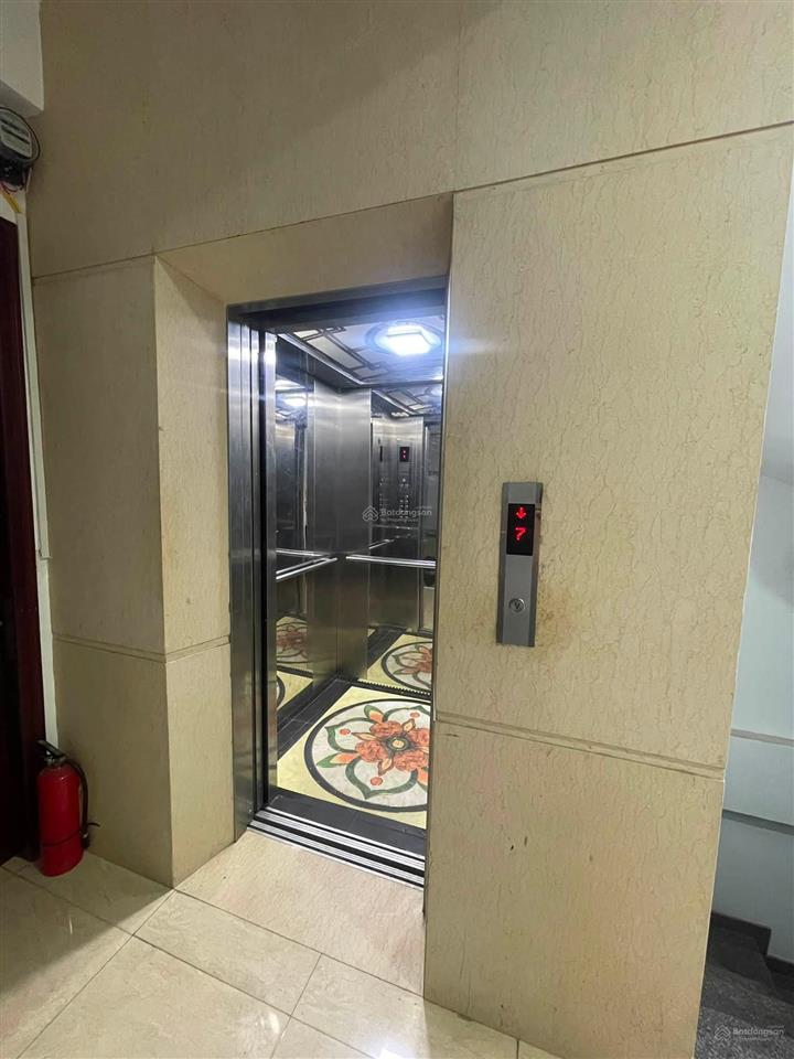 Chính chủ gộp bank 94m,8tầng,thang máy,mặt tiền 6,1m,ôtô tránh,thoáng sángở sướng, nguyễn thị định