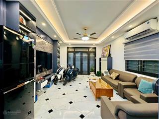 Chính chủ gộp bank 94m,8tầng,thang máy,mặt tiền 6,1m,ôtô tránh,thoáng sángở sướng, nguyễn thị định