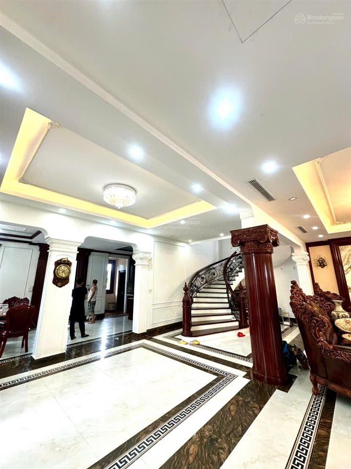 Chính chủ bán gấp biệt thự 150m2 x 3 tầng, mặt tiền 9m, thoáng sáng  ở sướng, nguyễn văn lộc