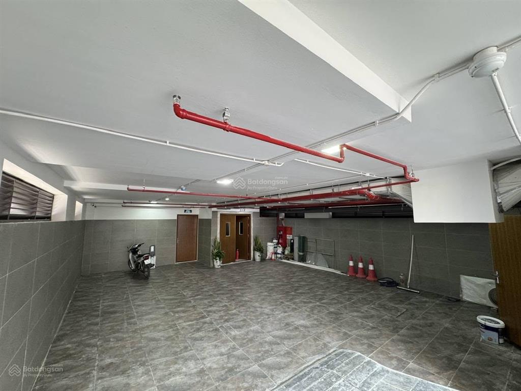 Chính chủ lô góc 3 mặt thoáng, hoàng văn thái 169m², 9 tầng, mặt tiền 9,2m, thang máy, vị trí vàng