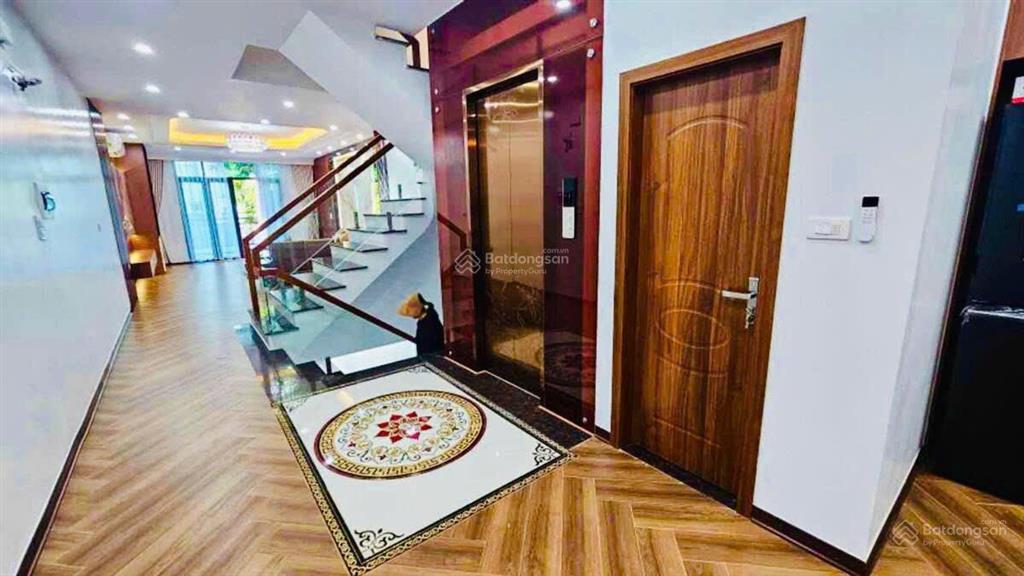 Chính chủ gộp bank 90m x5tầng, thang máy, thoáng sáng ở sướng, sát trường marie curie, kđt văn phú