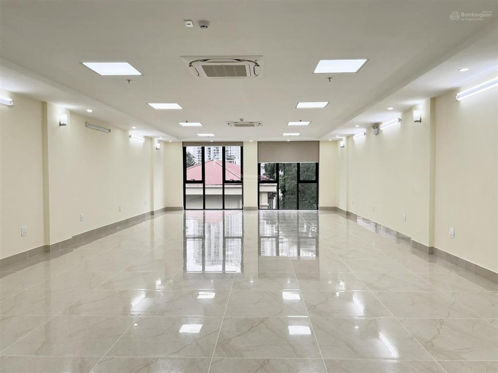Chính chủ gộp bank lô góc, mặt hoàng quốc việt, 115m2 x9 tầng, kinh doanh đỉnh cao, dòng tiền đều
