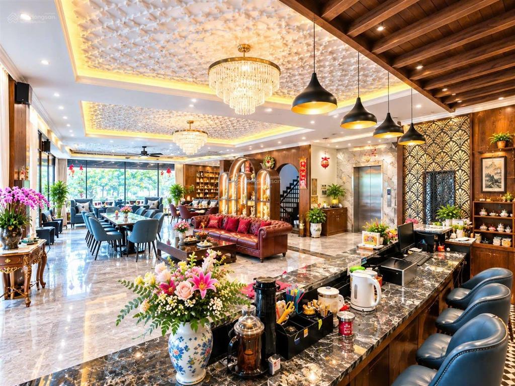 Chính chủ gộp bank lô góc, mặt phố trần kim xuyến,271m x6tầng, thang máy, kinh doanh, dòng tiền đều