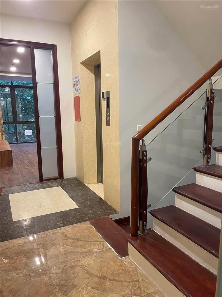 Chính chủ gộp bank 64m x 6 tầng, thang máy, ô tô tránh, thoáng sáng  ở sướng, nguyễn thị định