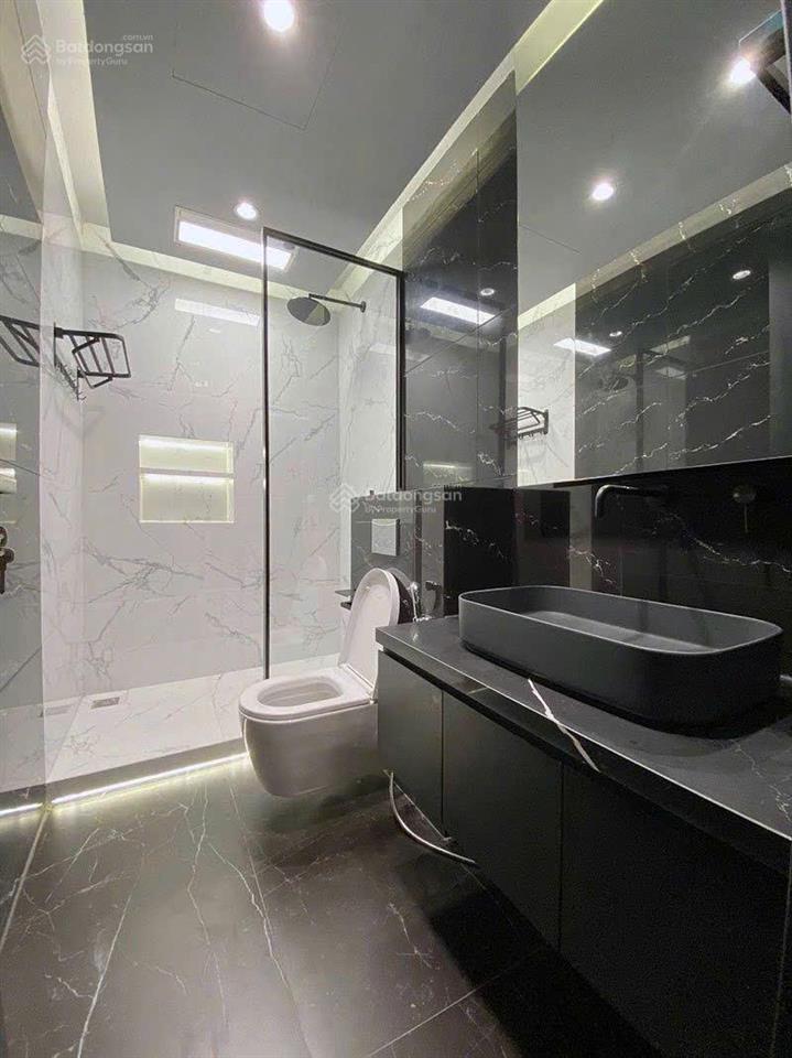Cần cho thuê nguyên căn siêu xịn tại hoàng huy mall