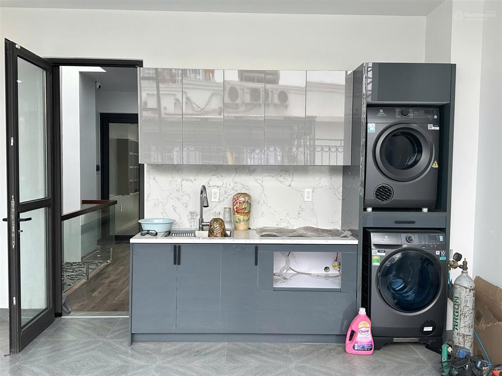 Cho thuê nhà full đồ xịn xò mới tinh ở hoàng huy mall + thang máy