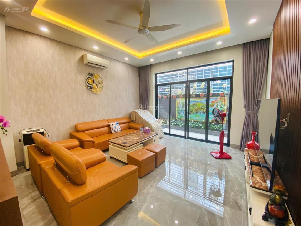 Cho thuê mặt bằng tại hoàng huy mall