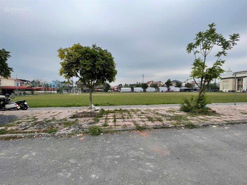 Chính chủ gửi b. án 02 lô đất siêu đẹp đối diện sân bóng lâm động, thuỷ nguyên