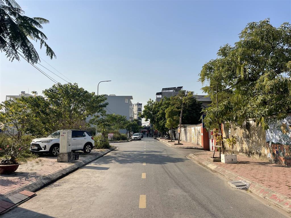 Lô góc xẻ khe tđc cây đa 67.5m2 ngang 4.5m đường 12m