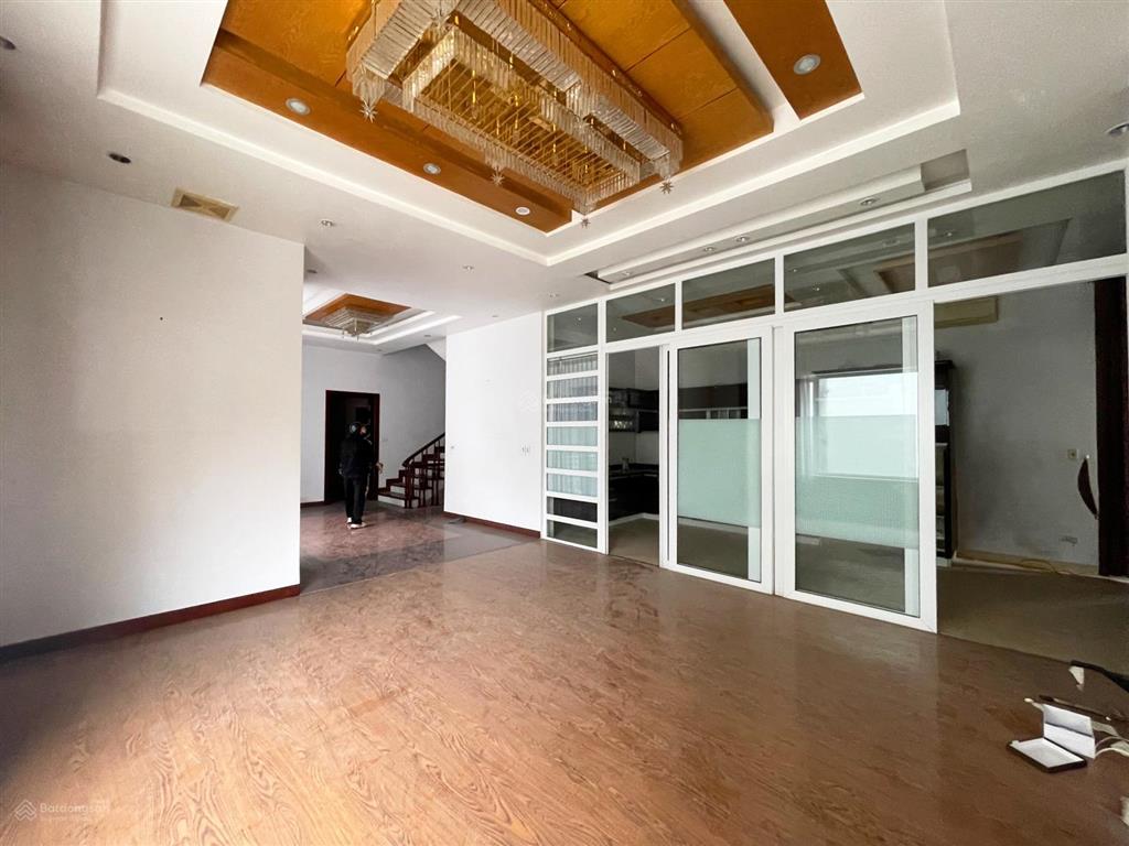 Biệt thự 3 tầng lô 3d lê hồng phong  200m2 ngang 10m  đường 22m