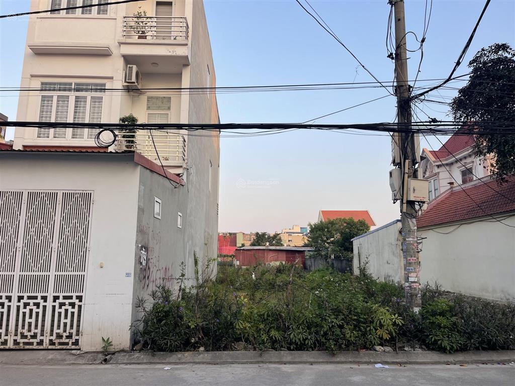 100m2 đất mặt đường lũng đông  ngang 5m  tây tứ trạch