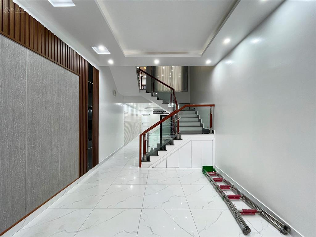 Nhà 4 tầng dân xây phân lô lê hồng phong  60m2  tây nam