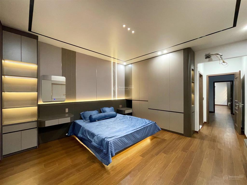 Nhà 4 tầng thang máy tđc tuyến 3 lê hồng phong  81m2 ngang 4.5m  hướng nam