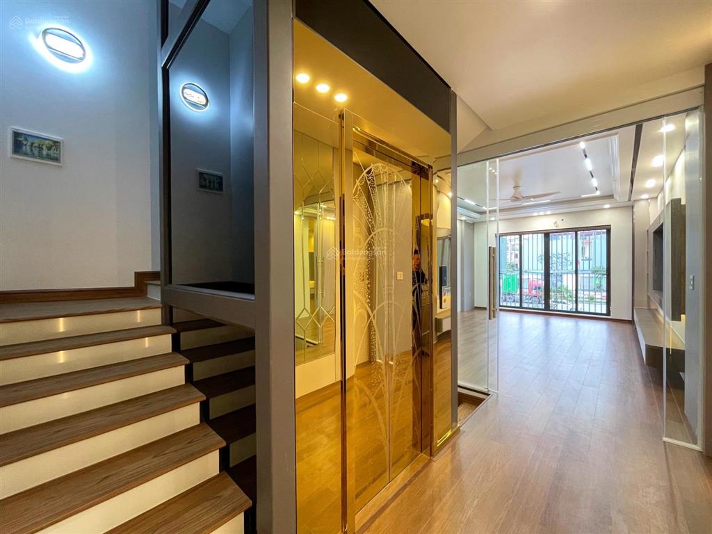 Nhà 4 tầng thang máy tđc tuyến 3 lê hồng phong  81m2 ngang 4.5m  hướng nam